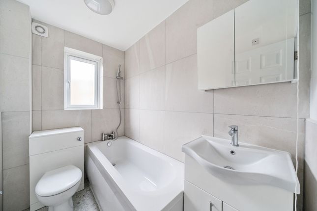 28 John Silkin Lane, London photo 4