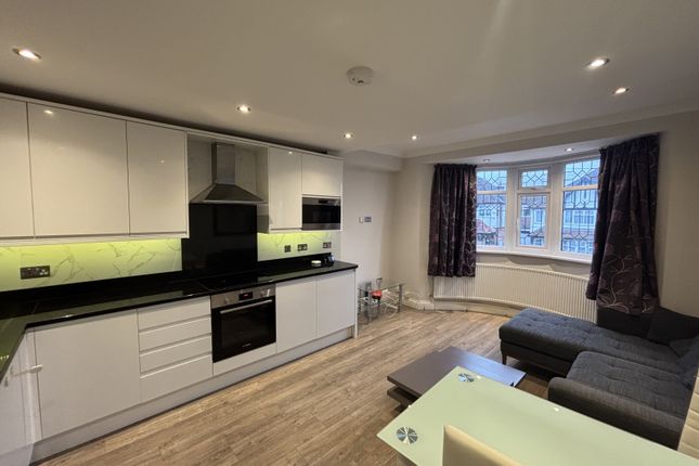 Beautifully Modern Four-Bedroom Maisonette To Rent In Nw4