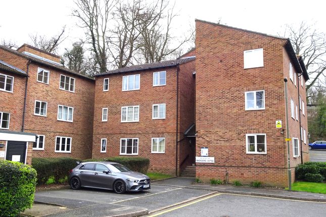 Thumbnail Flat to rent in Badgers Copse, Orpington, Kent