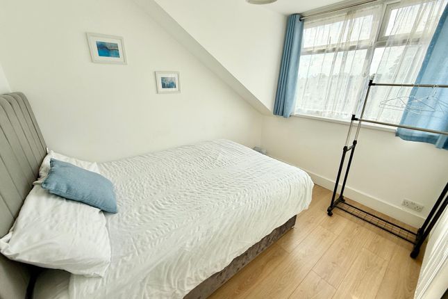 26 St. Georges Avenue, London photo 5