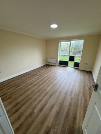 84, Albatross Close, London photo 2
