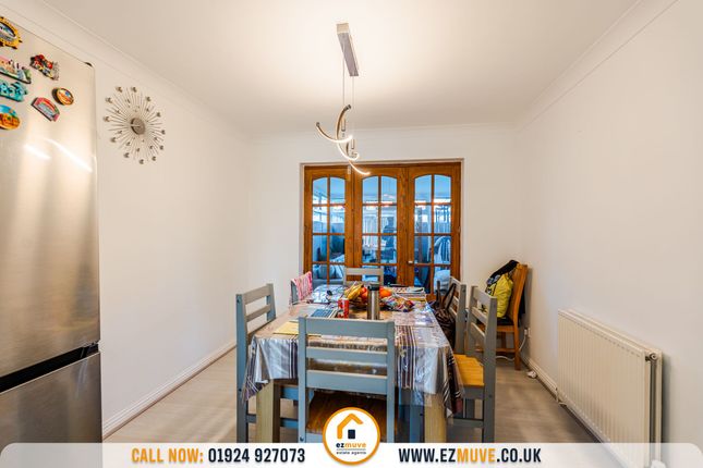 2 Waring Way, Dewsbury photo 4