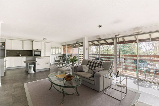 19 Lady Jane Court,, Cavendish Avenue, Cambridge photo 4