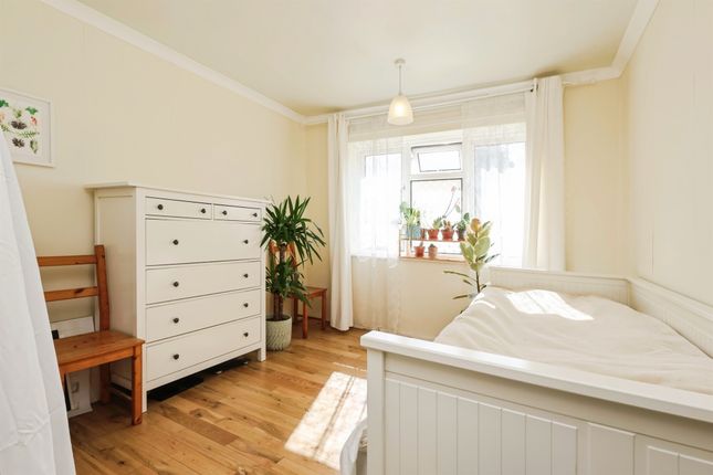 4, Tarrant Grove, Birmingham photo 4