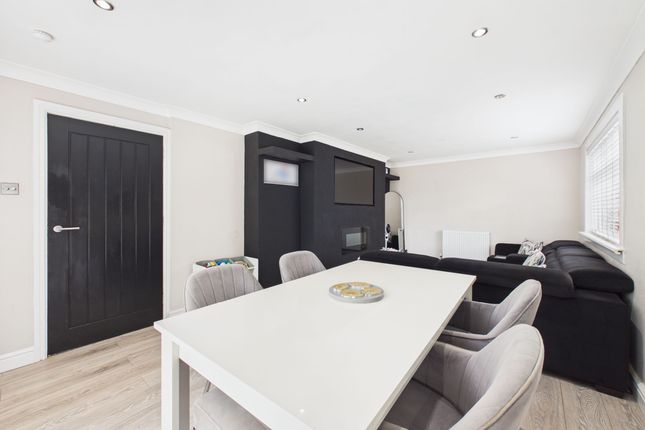 69 Melbourne Avenue, Glasgow photo 3