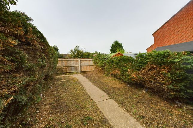 18, Elizabeth Avenue, Lincoln photo 4