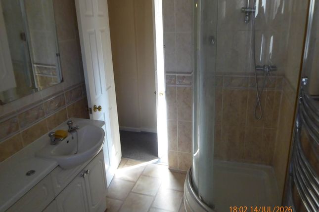 Spillman St, CARMARTHEN photo 2