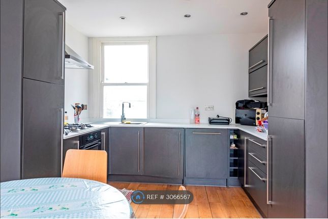B Longley Road, London photo 2
