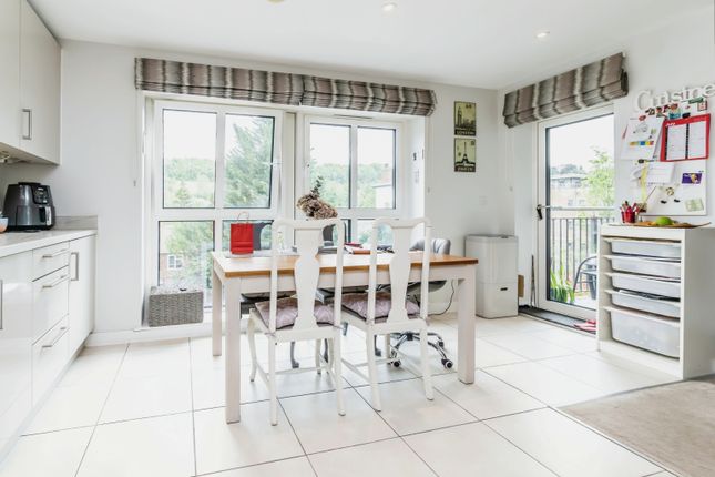 4, Corner House, 89, Godstone Road, Surrey photo 4