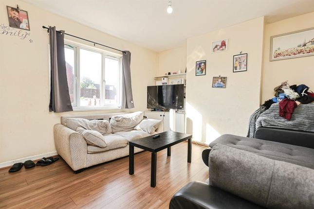 15, Brierley Hill photo 3