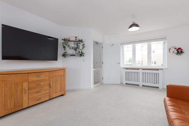 3, Briestonhill Drive, West Calder photo 2