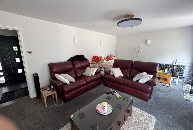 3 Broadoak Close, West Hill, Ottery St Mary photo 2