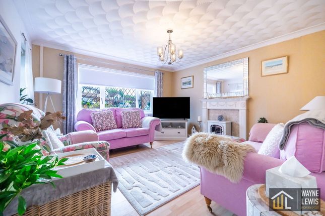 13, Beechcroft, Treharris photo 4