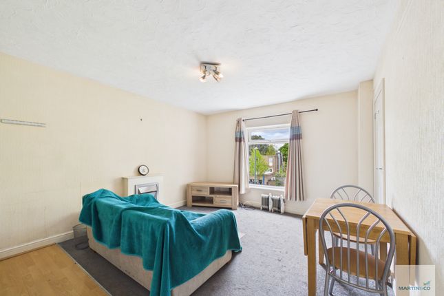 40, Tavistock Court, Carrington, Nottingham photo 3