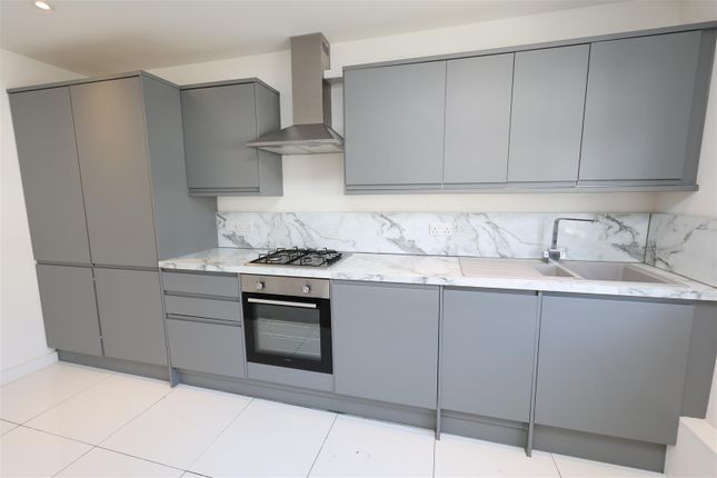 Flat 3 (Top Flat), 129a St. John`s Hill, Sevenoaks photo 4