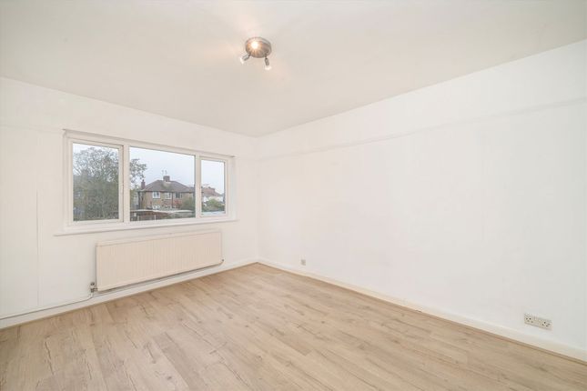 4, Ruislip Close, Greenford photo 4