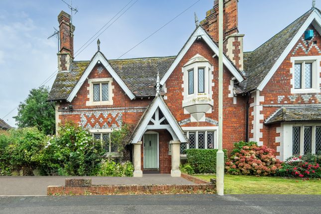 Thumbnail Semi-detached house for sale in The Street, Tidmarsh, Berkshire