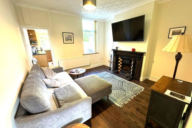13, Meadow View Terrace, Wolverhampton photo 2