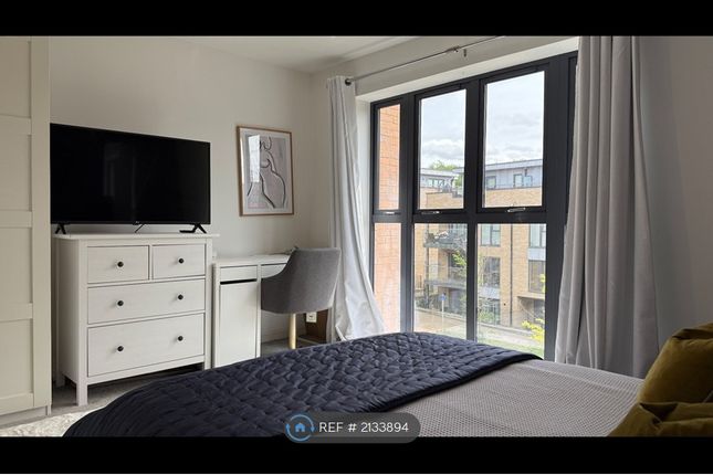 Thumbnail Room to rent in Clapperknapper, Ebbsfleet Valley, Swanscombe
