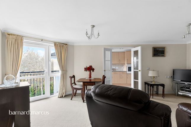 Flat 33, Calverley Court, 370-374, Kingston Road, Epsom photo 3