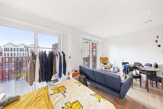 Flat 39, 7a, Exchange Gardens, London photo 4