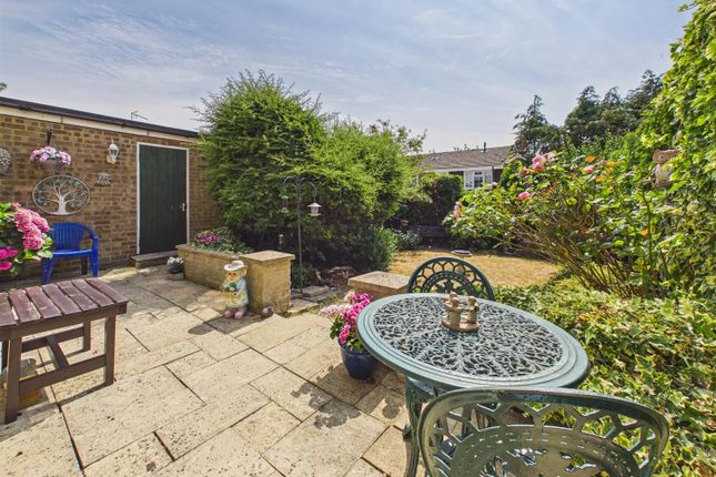 45, Yew Tree Rise, Reading photo 4