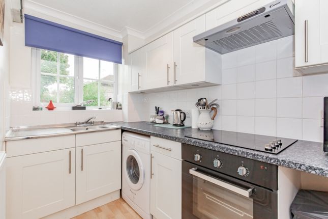 Semi-detached house to rent in Canterbury Close, Banbury