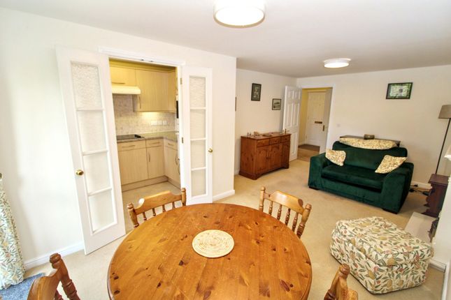 7 Hughenden Court Penn Road, High Wycombe photo 2