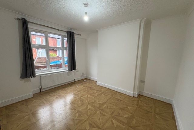 6, Sutton-in-Ashfield photo 3