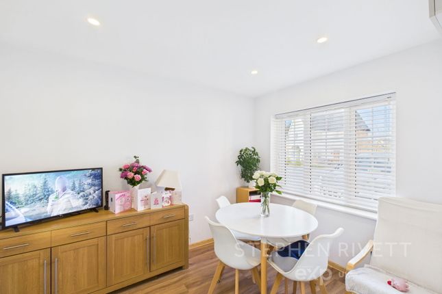 10, Harrier Way, Stowmarket photo 4