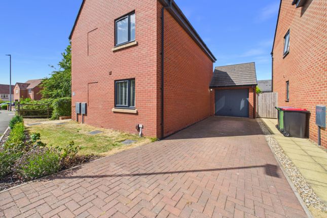 39, York Road, Telford photo 2