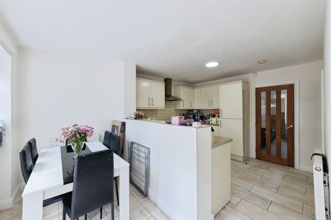 17, Broom Hall Grove, BIRMINGHAM photo 4