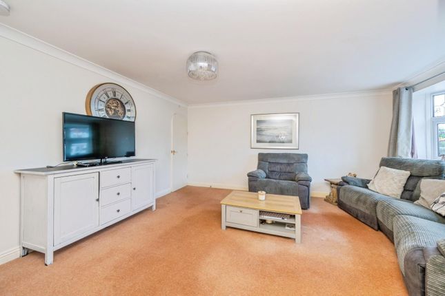 5, Irving Close, Lichfield photo 4
