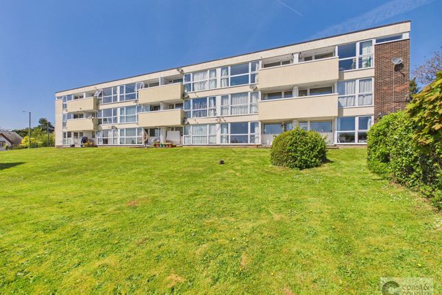 2-bed flat on 12 Oaklawn Court Barton Road, Torquay, £165,000