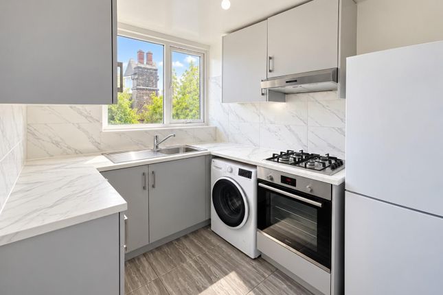 Flat 5, 9, Oakleigh Park North, London photo 3