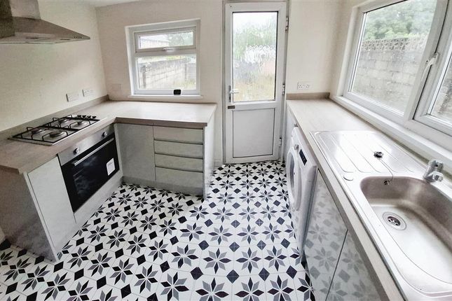 40, LLANELLI photo 3