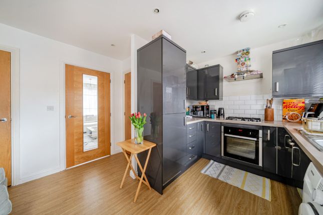 8, Queensbridge, Staffordshire photo 4