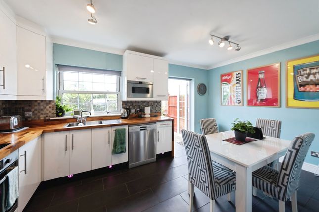 33, White Hart Road, Hampshire photo 4