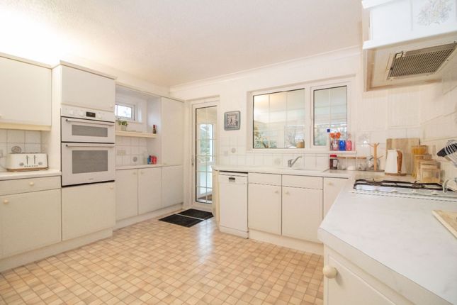 34 Fairmead Walk, Waterlooville photo 2