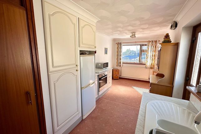 4, Salthouse Close, Swansea photo 3