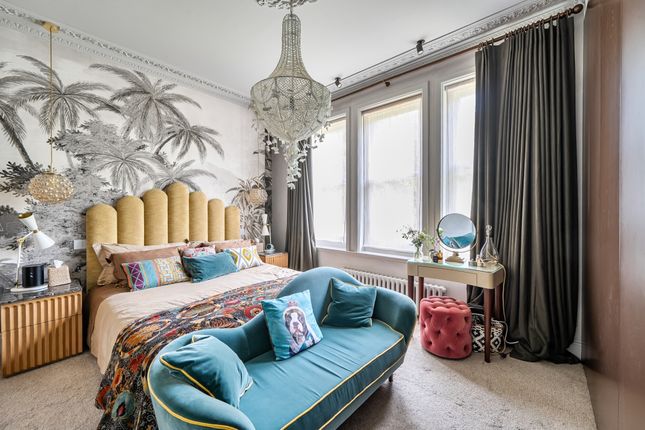 Flat 3, 12, Frognal Gardens, London photo 4