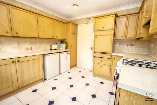 75 High Road, Wisbech photo 3