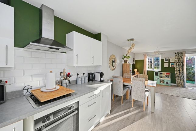 12, East Close, Rugby photo 3