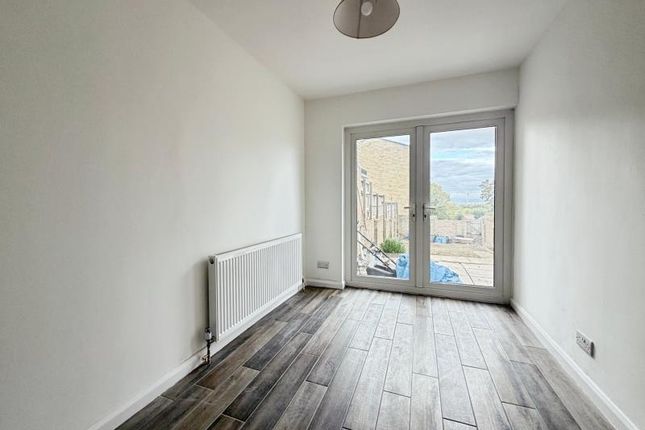 30, Lawrence Weston Road, Bristol photo 4