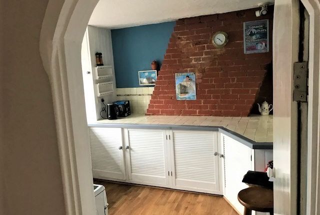 4 Northwood Place, Terminus Road, Cowes photo 4