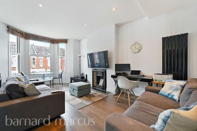 Flat to rent in Brayburne Avenue, London