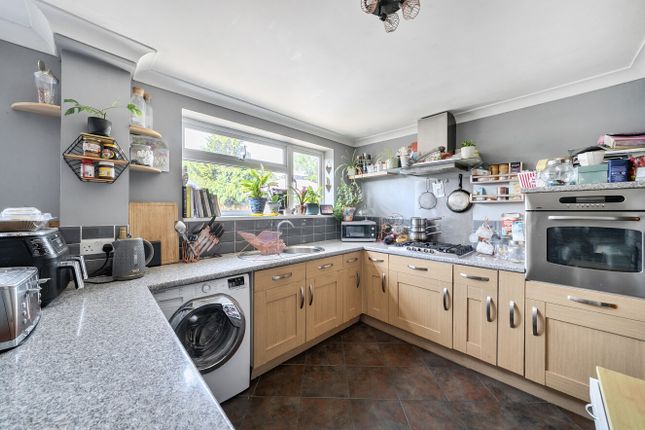 129, Horsneile Lane, Berkshire photo 2