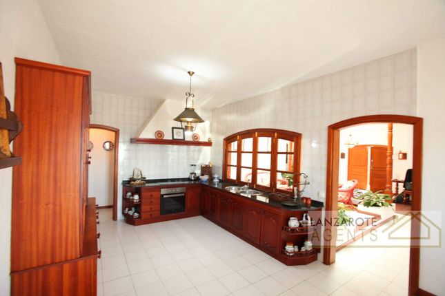 Villa for sale in Mácher, Canary Islands, Spain