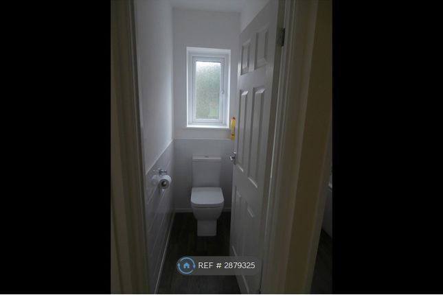 A Holloway Avenue, Bournemouth photo 2