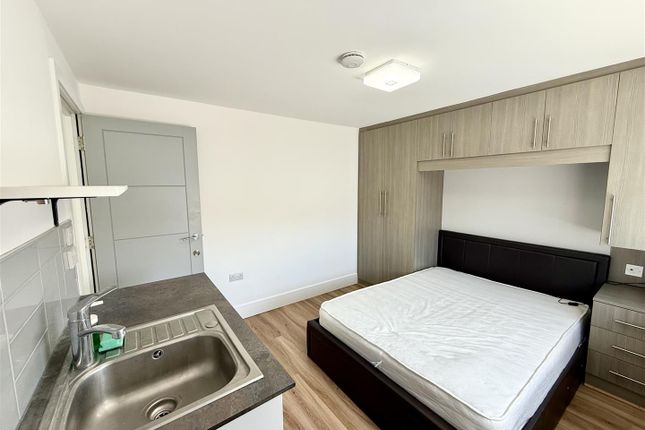 Baylis Road, Slough photo 3